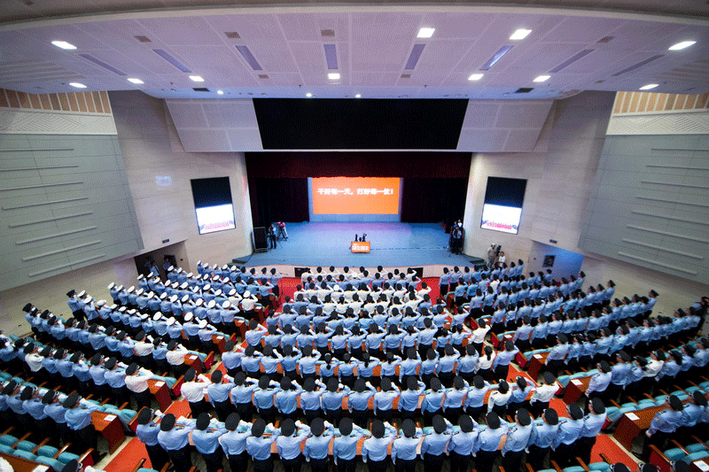 贵阳市公安局会议大厅CILICILI短视频APP官网布局连排沙发椅_CILICILI短视频APP安装黄版CILICILI短视频APP官网